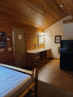 Furnished Efficiency Cabin - Month-to-Month Lease - Utilities & Cable