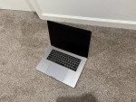 Apple MacBook Pro TouchBar 15" MV902LL/A, i7 2.6Ghz - 16GB - 512GB SSD