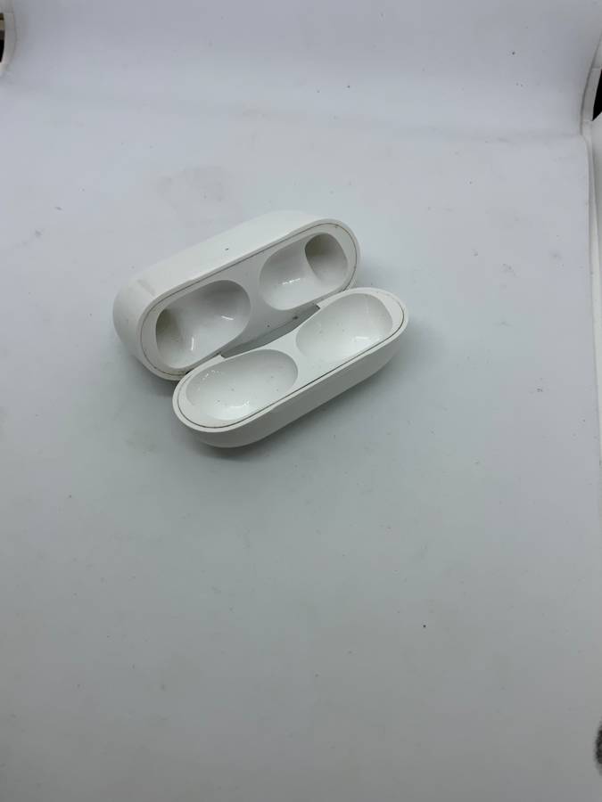 Airpods Pro Charging Case only! A2190 (Airpods NOT INCLUDED)