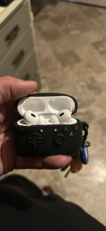 airpod pro 2nd gen usb c like new with case (OBO)