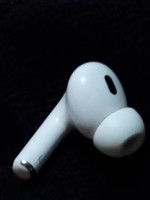 AirPods Pro (2nd generation)

L bud replacement