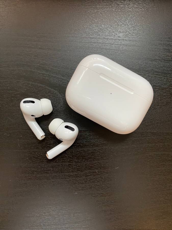 APPLE AirPods Pro 1st Gen (Used)
