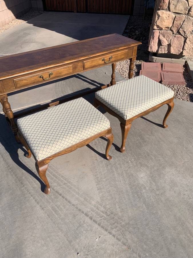 Drexel Sofa Table with 2 Sitting Stools