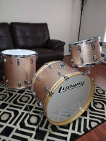 Ludwig Classic Maple Champagne Sparkle Drum Kit