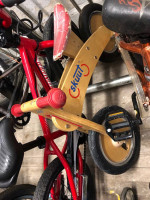 Skuut wooden balance bike