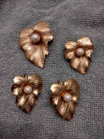Vtg Sarah Coventry Pearl & Gold Tone Leaf Brooch Pins & Earrings Set