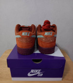 (DS Nike SB Dunk Low Mystic Red Rosewood SZ 9.5M)