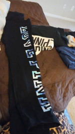 Pink yoga pants large medium and smal sports bra and a tank topl