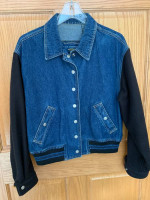 Liz Claiborne Jean Jacket w/Black Fleece arms size M