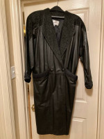 Like New ! Women’s Leather Trench Coat Size Medium Make Offer !