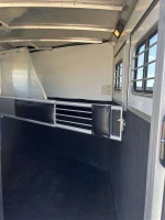 2006 SUNDOWNER  HORSE TRAILER SLANT