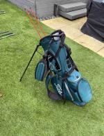Full Titleist golf set with stand bag