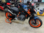 2022 KTM 890 Duke R
