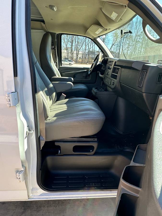 2015 Chevrolet Express 95,000 mi