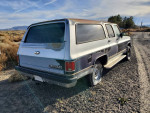1991 Chevrolet Suburban 1500, classic square body, good condition, suitable for restoration, automatic transmission.