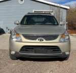 Front view of a 2007 Hyundai Veracruz in good condition with metallic paint and clean title.