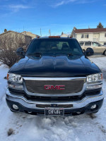 2006 GMC Sierra 2500HD SLT 4WD  111,000 mi