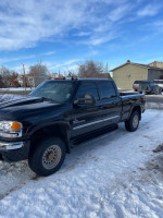 2006 GMC Sierra 2500HD SLT 4WD  111,000 mi