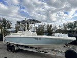 2014 Boston Whaler 240 Dauntless