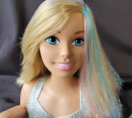 Barbie Deluxe Glitter and Go Styling Head Toy w/ Accessories